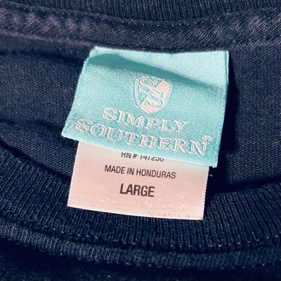 Lot of 2 Simply Southern T-shirts - Picture 5 of 6